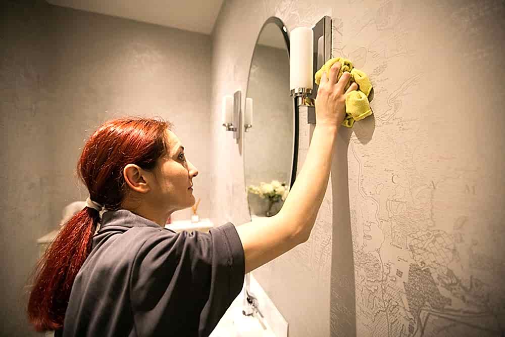 cleaning_bathroom